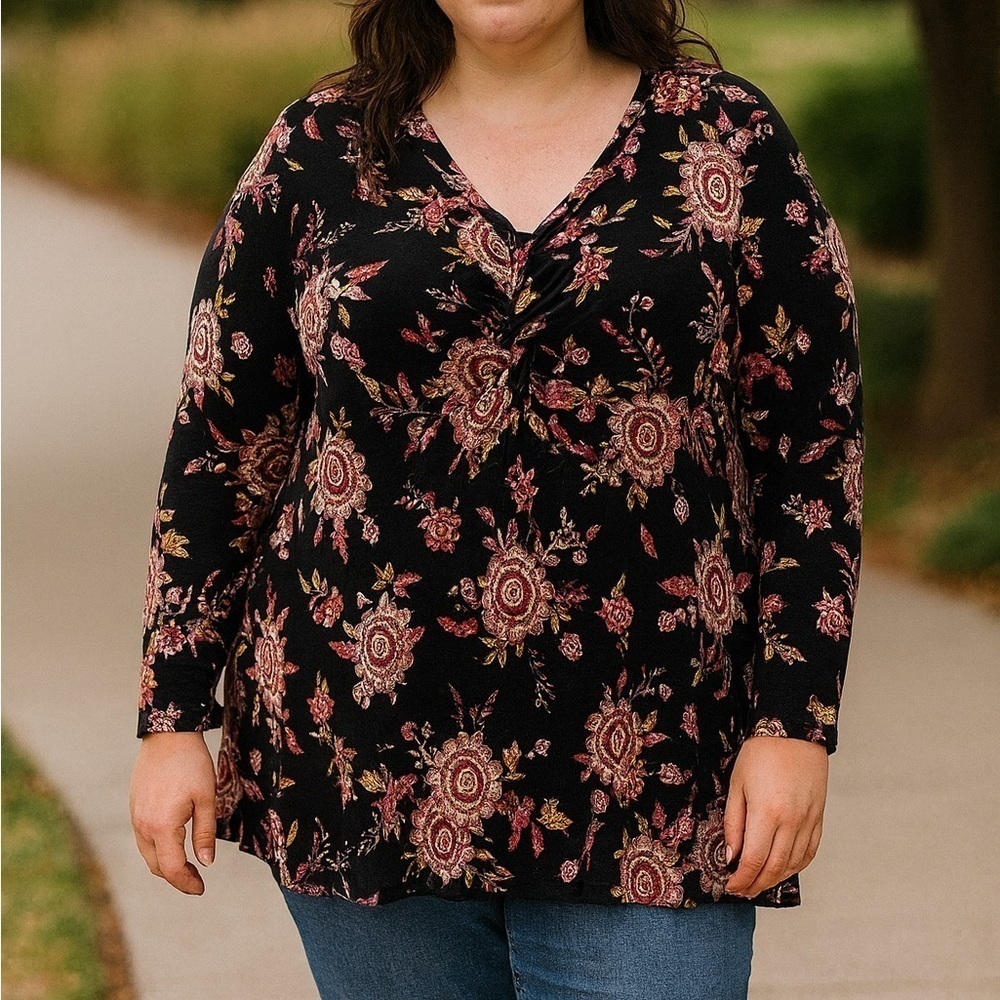 LANE BRYANT BLACK FLORAL TWISTED NECK SWING TUNIC TEE TOP SIZE 26/28 4X
